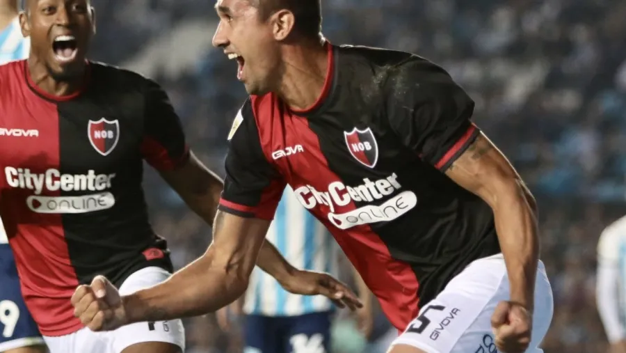 Liga Profesional: Newell’s venció a Racing en la antesala del clásico de Avellaneda Liga Profesional: Newell’s venció a Racing en la antesala del clásico de Avellaneda
