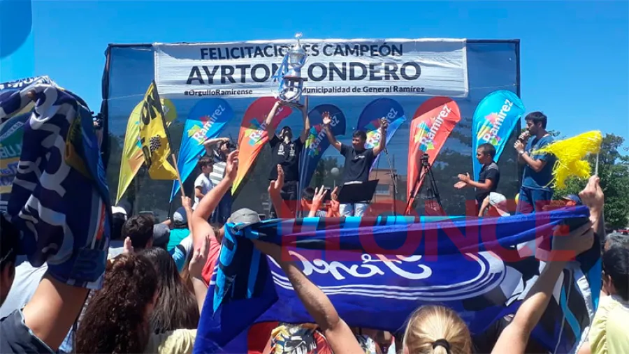 Ayrton Londero en Ramírez General Ramírez recibió al flamante campeón del TC Pista, Ayrton Londero