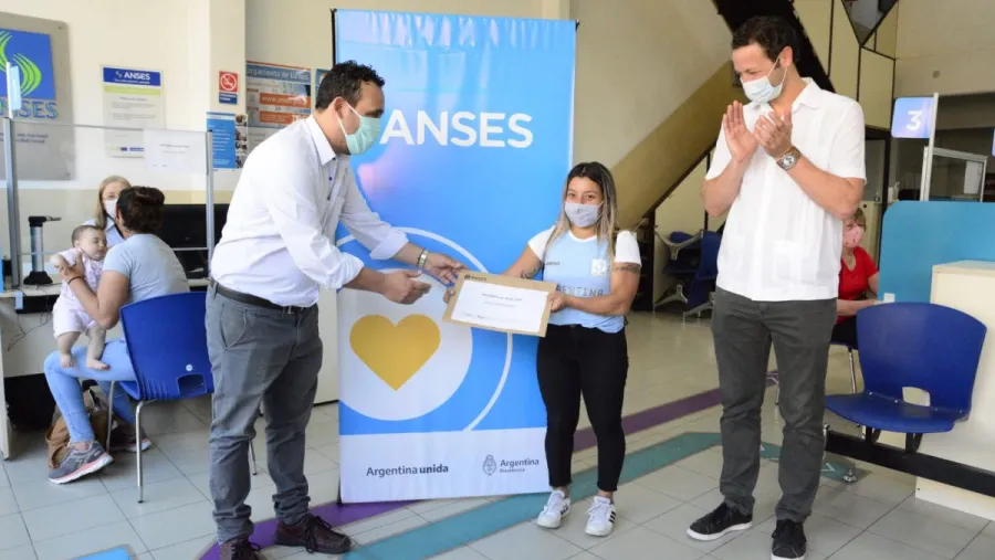 La entrerriana Antonella Ruiz Díaz recibirá pensión vitalicia por su medalla paralímpica La entrerriana Antonella Ruiz Díaz recibirá pensión vitalicia por su medalla paralímpica