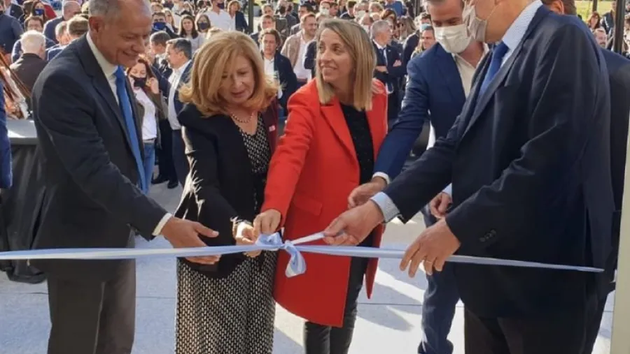 Perczyk inauguró el nuevo edificio de la Facultad de Bromatología en Gualeguaychú Perczyk inauguró el nuevo edificio de la Facultad de Bromatología en Gualeguaychú