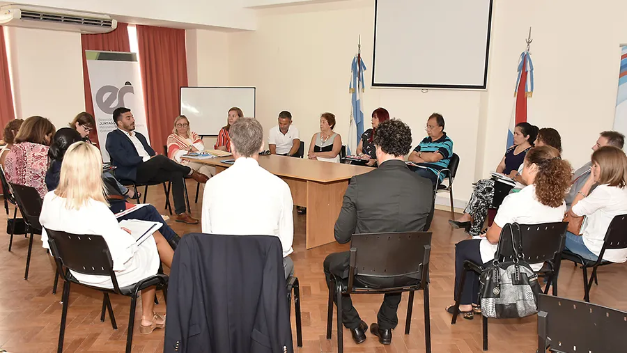 En el encuentro participaron representantes de los Ministerios de Desarrollo Social, Salud y de Gobierno; del Poder Judicial; del Consejo General de Educación (CGE); de la Policía de Entre Ríos; y ONGs.