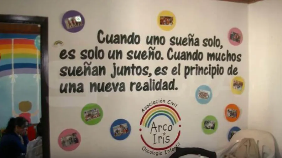 La Fundación Arco Iris acompaña a los niños y a sus familias en un proceso largo pero necesario para la salud y la vida. La Fundación Arco Iris acompaña a los niños y a sus familias en un proceso largo pero necesario para la salud y la vida.