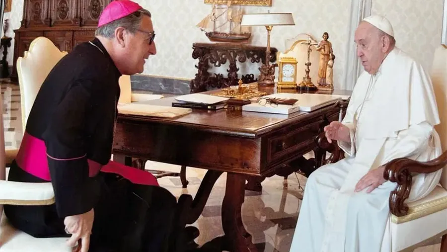 Martín y el Papa, en la audiencia en El Vaticano.