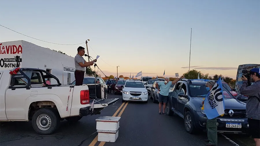 La proclama se leyó en Arroyo Verde y reclamó que la pastera UPM Botnia se vaya de la cuenca del río Uruguay.