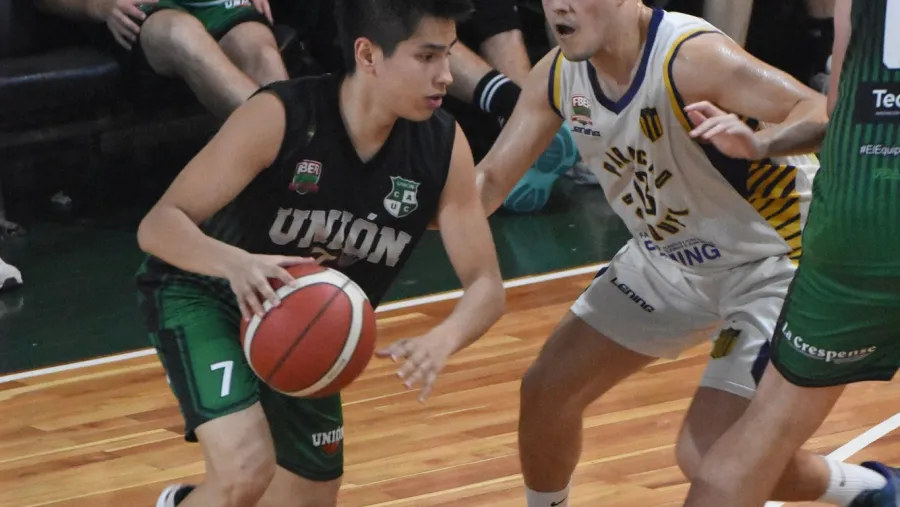 Paracao venció a Unión de Crespo y equilibró la semifinal de la APB