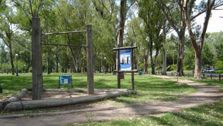 Pista de la Salud - Parque Unzué Pista de la Salud - Parque Unzué