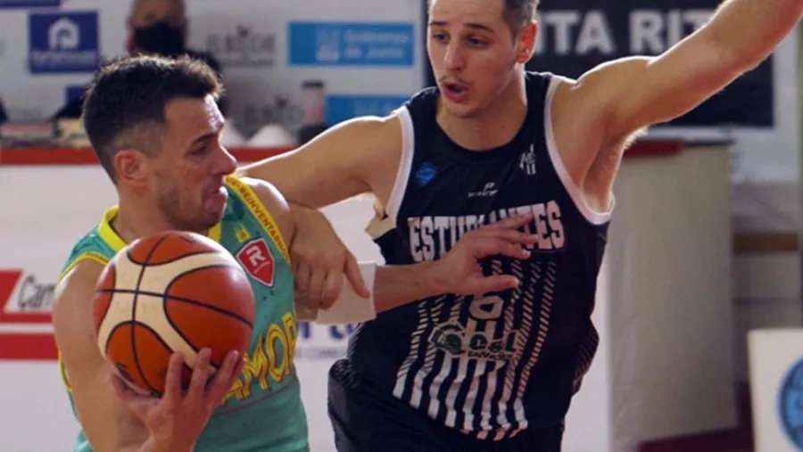 “Hay que intentar que la diferencia con chicos más jóvenes no se note”, dijo Martín Pascal