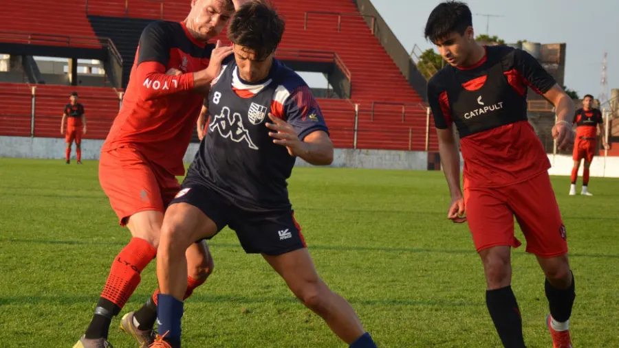 Amistoso: los suplentes de Patronato sumaron minutos en el Grella