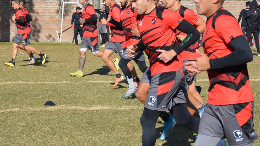 Con todos los test negativos, Patronato volvió a los entrenamientos
