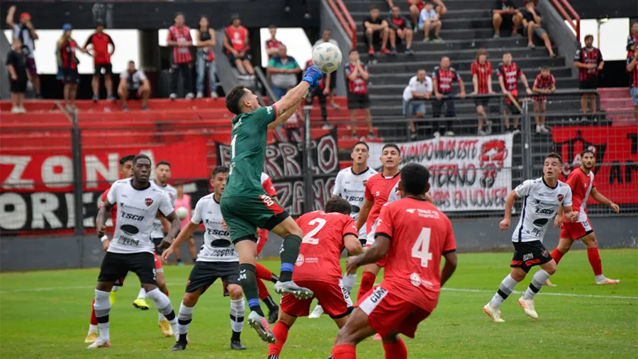 Patronato cayó como local por 2 a 1 ante Deportivo Maipú de Mendoza por la novena fecha de la Primera Nacional.