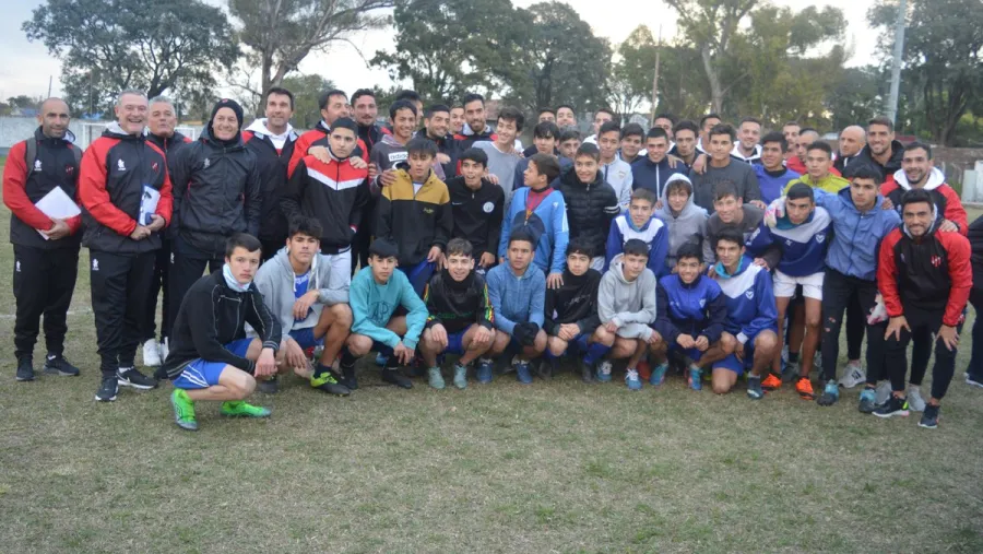 Patronato sorprendió a los chicos de Sportivo Urquiza en La Floresta Patronato sorprendió a los chicos de Sportivo Urquiza en La Floresta
