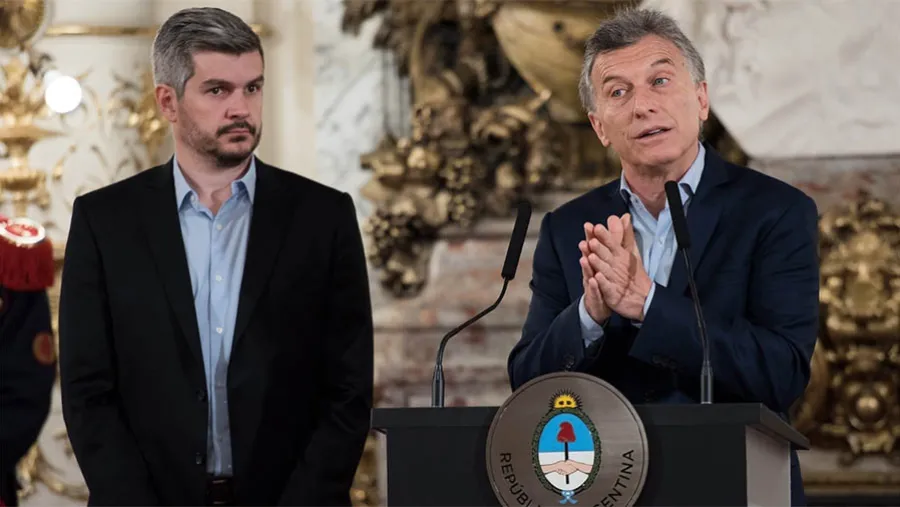 Marcos Peña y Mauricio Macri. La actual administración reclama los videos originales de Presidencia de la Nación por constituir parte del patrimonio histórico del país. Marcos Peña y Mauricio Macri. La actual administración reclama los videos originales de Presidencia de la Nación por constituir parte del patrimonio histórico del país.
