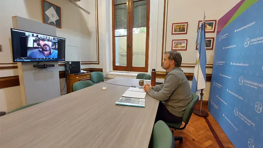 El intendente de Gualeguaychú, Esteban Martín Piaggio, expuso sobre los alcances de la hidrovía Paraguay-Paraná.