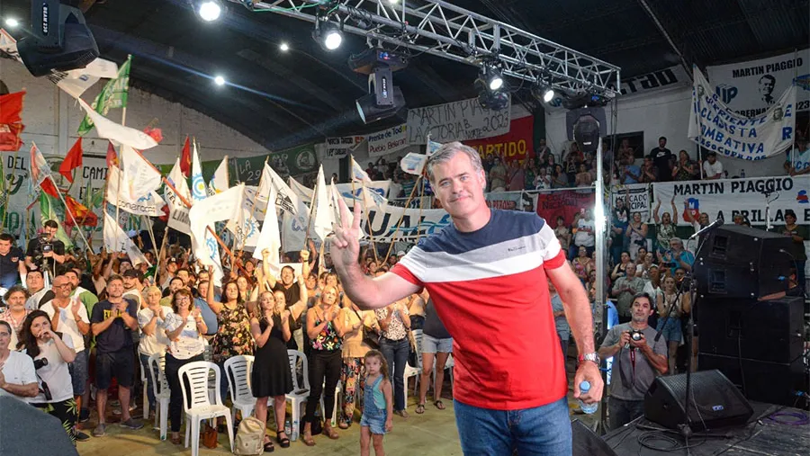 El intendente de Gualeguaychú, Esteban Martín Piaggio, indicó que no se presentará en las PASO y dio su apoyo a Adán Bahl para la gobernación.