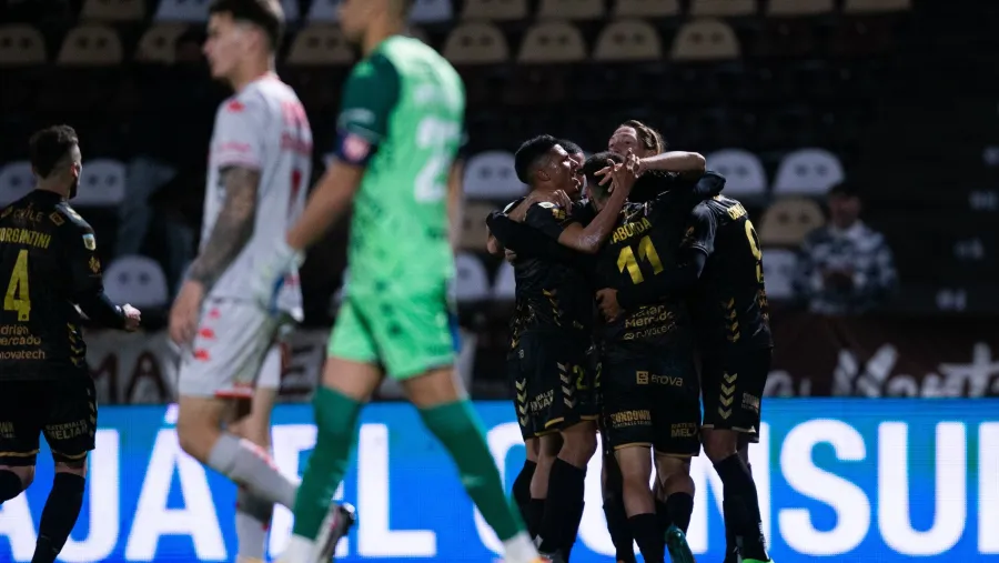 Liga Profesional de Fútbol: Platense sorprendió a Unión de Santa Fe y volvió a sonreir