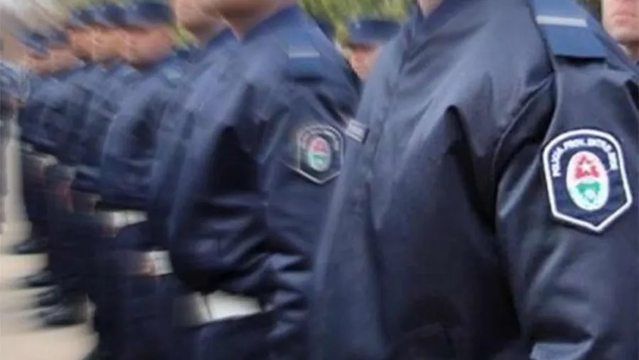 Un sector de la Policía de Entre Ríos anunció que se movilizará este martes hasta la Casa de Gobierno para reclamar por “los montos en negro” y equiparación salarial con la Policía Federal Argentina.