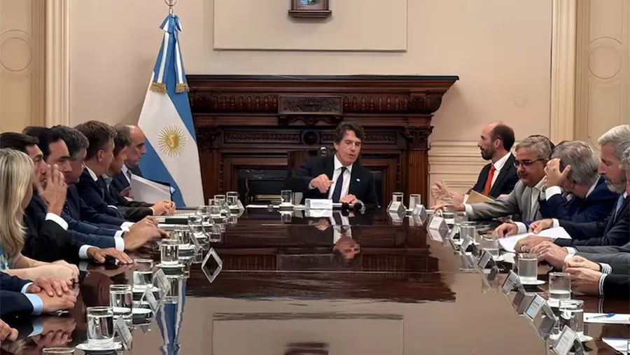 Nicolás Posse, durante la reunión con los gobernadores.