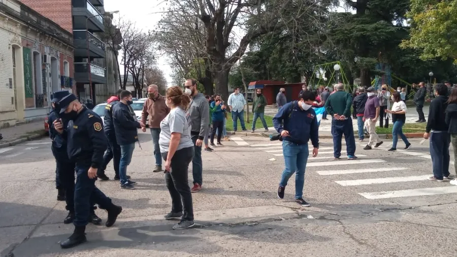 protesta comerciantes Gualeguaychú  (Foto: diario El Argentino)