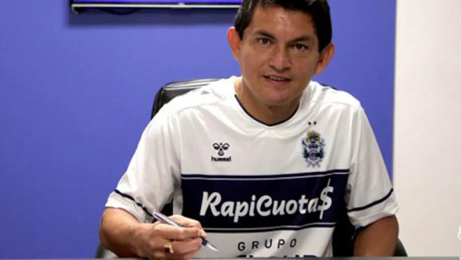 Fútbol: el “Pulga” Rodríguez firmó con Gimnasia La Plata