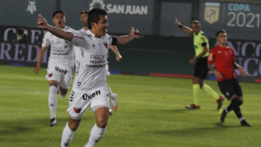 Colón de Santa Fe venció a Independiente y el viernes irá por su primer título en Primera Colón de Santa Fe venció a Independiente y el viernes irá por su primer título en Primera