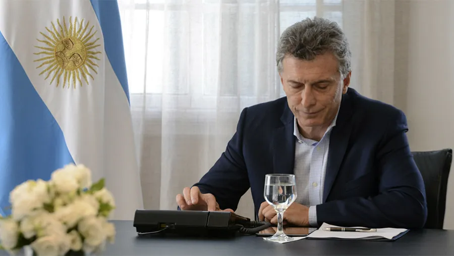 Dos jueces de Casación, Mariano Borinsky y Gustavo Hornos, como también el fiscal de Casación Raúl Pleé, visitaron en varias oportunidades a Macri en la residencia presidencial. Dos jueces de Casación, Mariano Borinsky y Gustavo Hornos, como también el fiscal de Casación Raúl Pleé, visitaron en varias oportunidades a Macri en la residencia presidencial.