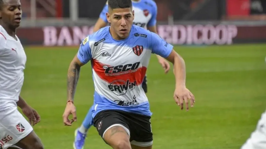 Raúl Lozano no podrá firmar con Lanús porque sufrió una “fractura por estrés”