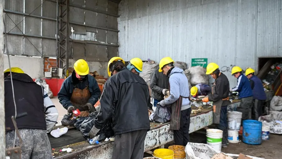 Las cooperativas de reciclado como la que funciona desde hace años en Gualeguaychú es un modelo a seguir.