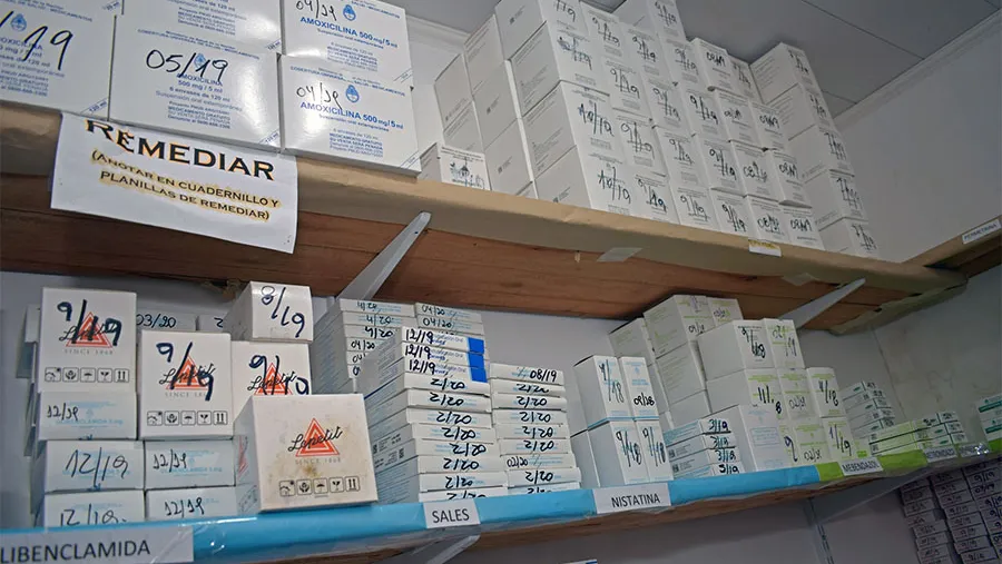 El programa Remediar distribuye medicación en hospitales y centros de atención primaria. En una primera etapa, desde el inicio de la pandemia por Covid-19, se invirtieron 2.795.641 pesos en la provincia. El programa Remediar distribuye medicación en hospitales y centros de atención primaria. En una primera etapa, desde el inicio de la pandemia por Covid-19, se invirtieron 2.795.641 pesos en la provincia.