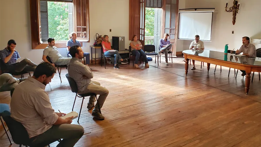 Durante este fin de semana el intendente de Gualeguaychú, Esteban Martín Piaggio encabezó una reunión con secretarios y sub secretarios del gabinete en la que abordaron diferentes aspectos de la emergencia sanitaria.