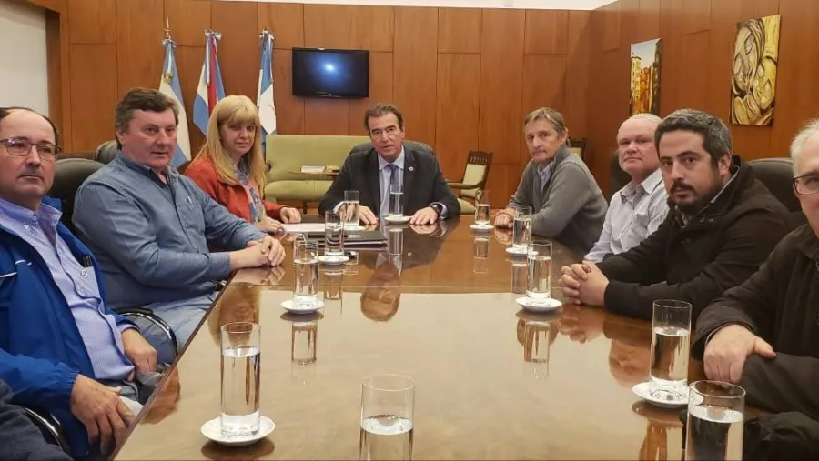 Reunión de Castrillón con productores Reunión de Castrillón con productores