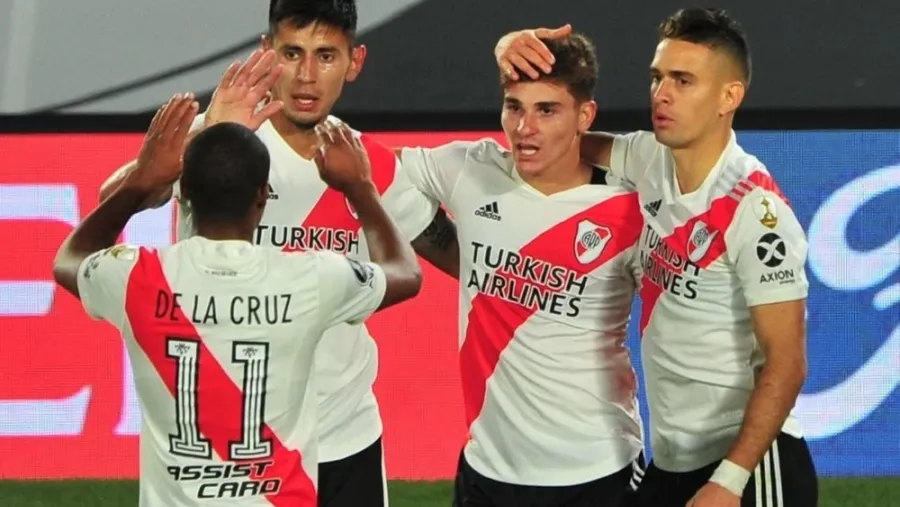 River celebra
