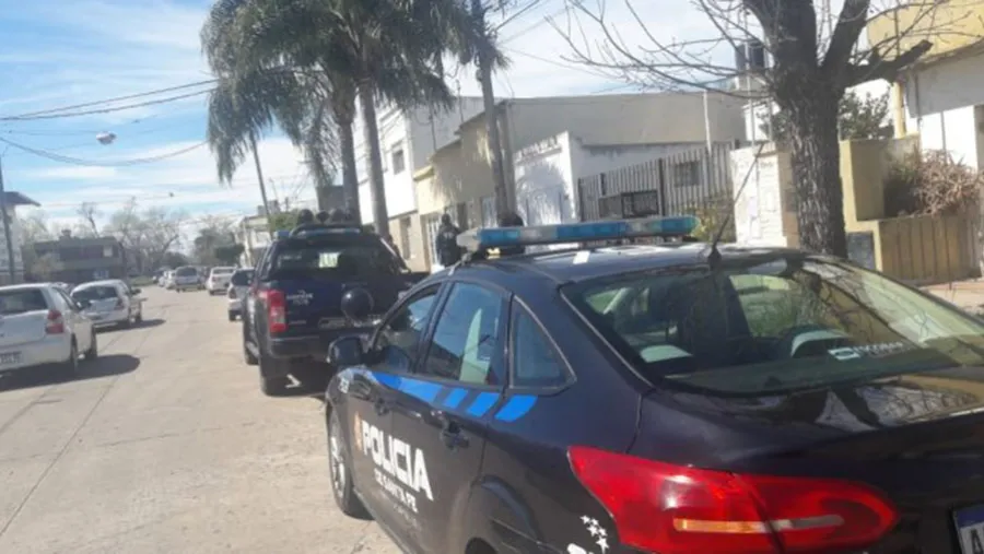 El violento robo tuvo un botín de casi tres millones de pesos y ocurrió en Santa Fe.