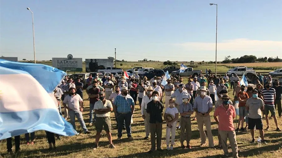 La Federación de Asociaciones Rurales de Entre Ríos participó de la Asamblea de productores realizada en la rotonda de Crespo.