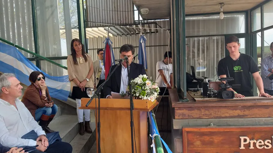 El presidente de la Sociedad Rural de Gualeguaychú, José Ignacio Colombatto, criticó al gobierno provincial y municipal e indirectamente llamó a apoyar al gobierno nacional. El presidente de la Sociedad Rural de Gualeguaychú, José Ignacio Colombatto, criticó al gobierno provincial y municipal e indirectamente llamó a apoyar al gobierno nacional.