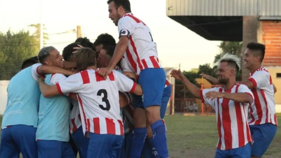 Fútbol: San Benito e Instituto sacaron boleto a cuartos de final
