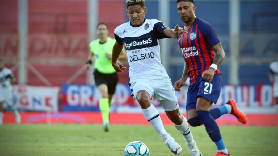 Con un gol del entrerriano Eric Ramírez y otro agónico, Gimnasia venció a San Lorenzo