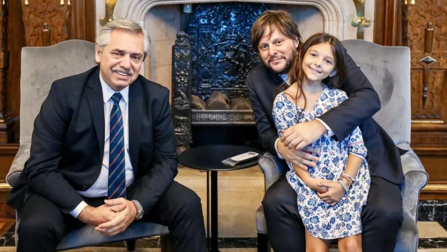 Alberto Fernández con Leandro Santoro