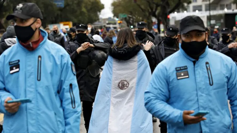 En tres horas agotaron las entradas para el clásico Argentina-Uruguay por Eliminatorias En tres horas agotaron las entradas para el clásico Argentina-Uruguay por Eliminatorias