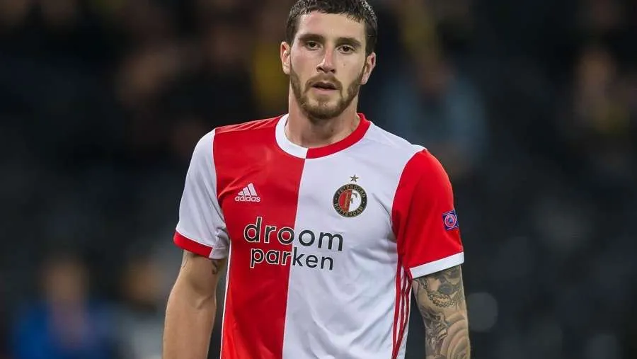 Marcos Senesi Sevilla hizo una oferta por el entrerriano Senesi, pero Feyenoord quiere el doble