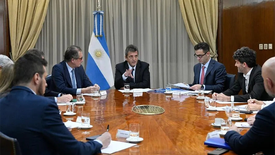 El ministro Sergio Massa en uno de los tantos encuentros con líderes empresarios en busca de un acuerdo de precios.