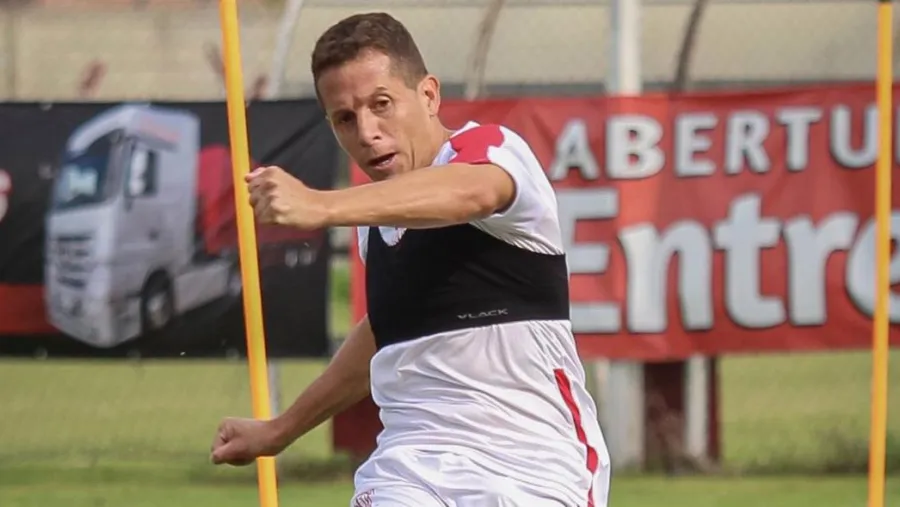 El entrerriano Nicolás Silva será baja en Huracán por ser caso sospechoso de Covid-19 El entrerriano Nicolás Silva será baja en Huracán por ser caso sospechoso de Covid-19