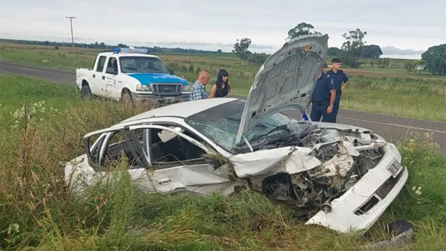 El despiste se produjo en inmediaciones del kilómetro 64 de la RP 11, jurisdicción de la Comisaría Las Cuevas. El despiste se produjo en inmediaciones del kilómetro 64 de la RP 11, jurisdicción de la Comisaría Las Cuevas.
