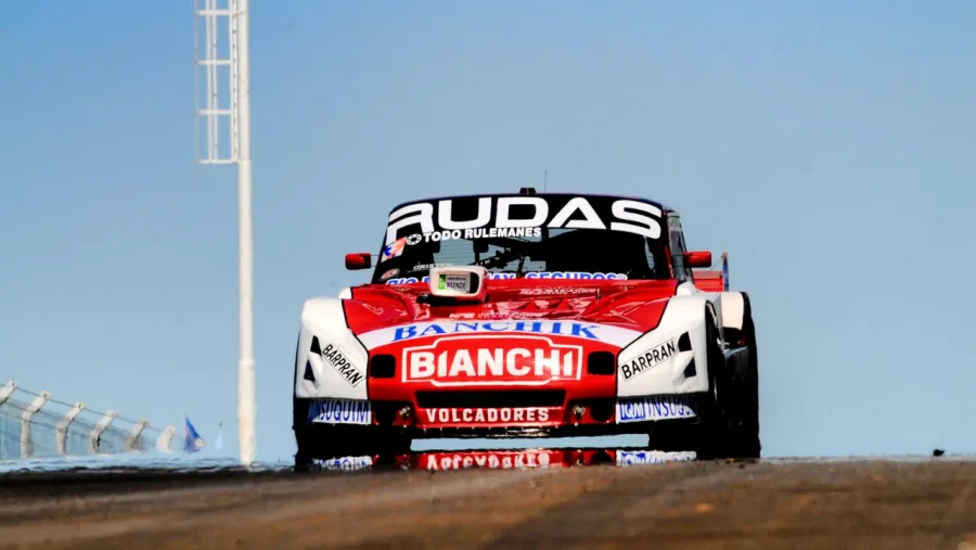 Nicolás Bonelli Nicolás será el único de los hermanos Bonelli para el regreso del TC