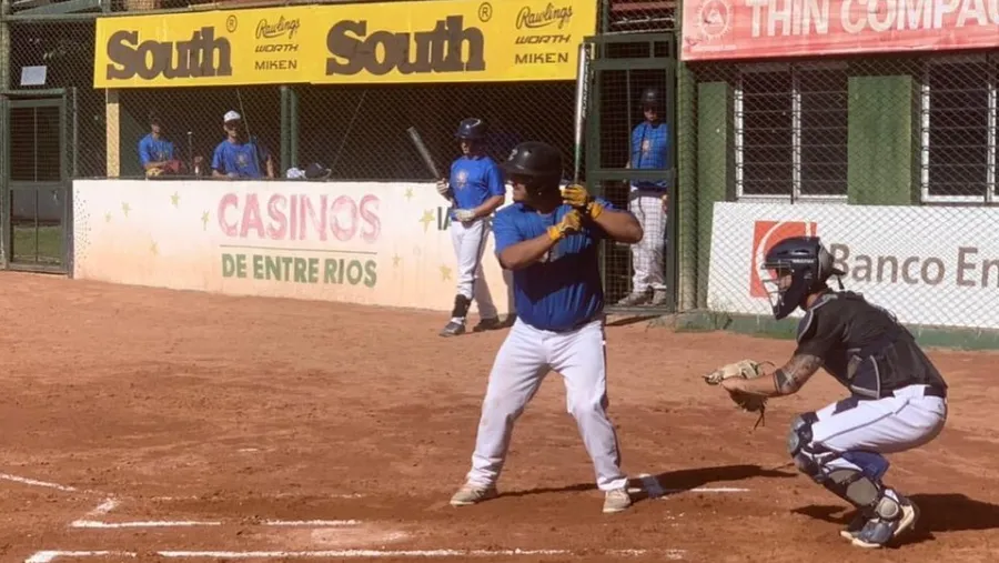 Softbol: las selecciones masculinas mayor y sub 23 concentraron en Paraná