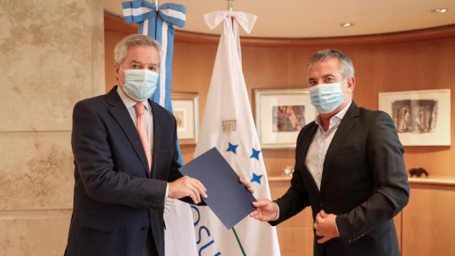 Solá recibió a Urribarri