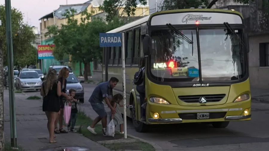 Gualeguaychú es la localidad más perjudicada en el reparto del Fondo Compensador destinado al transporte público de pasajeros. Gualeguaychú es la localidad más perjudicada en el reparto del Fondo Compensador destinado al transporte público de pasajeros.