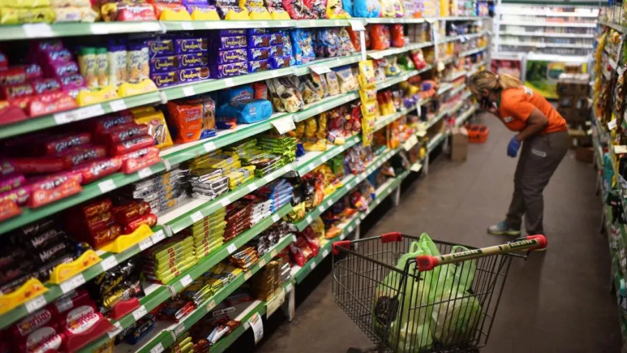 Las ventas en supermercados se recuperaron en junio, pero en el primer semestre cayeron 2% Las ventas en supermercados se recuperaron en junio, pero en el primer semestre cayeron 2%