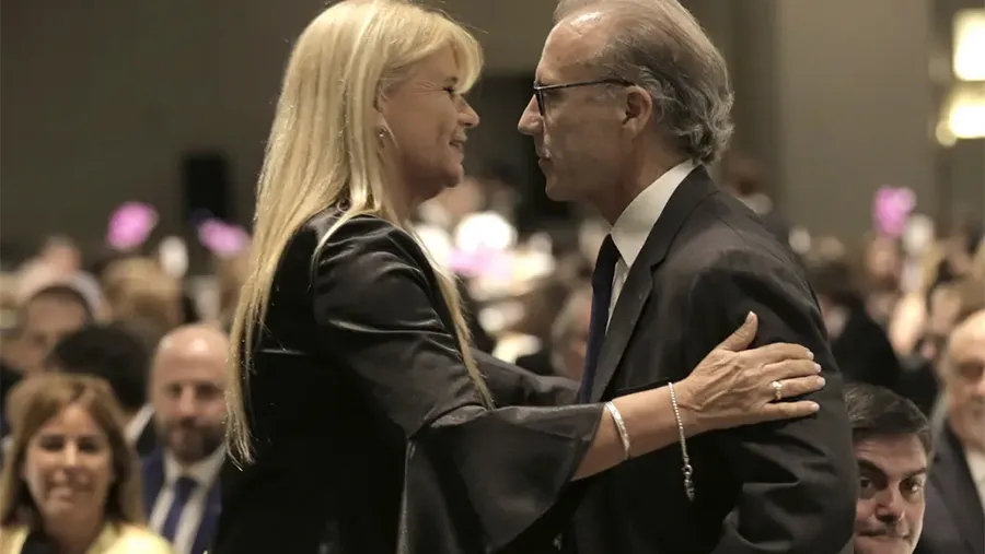 Imagen de archivo de Marcela Losardo y Carlos Rosenkrantz.