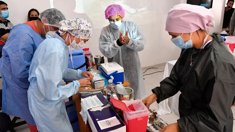 Las medidas están destinadas a contener la propagación del virus en el decimocuarto mes de pandemia.