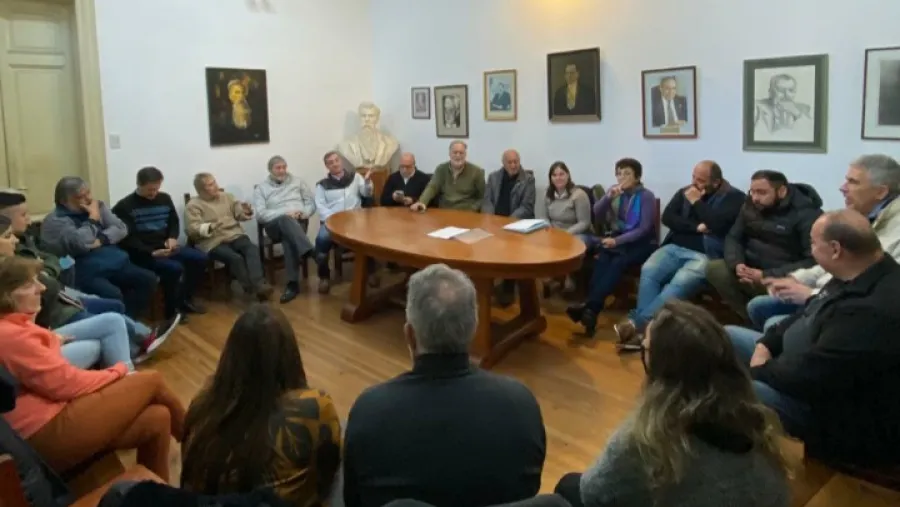 Acuerdo político entre el Movimiento de Unidad Radical y LIRER